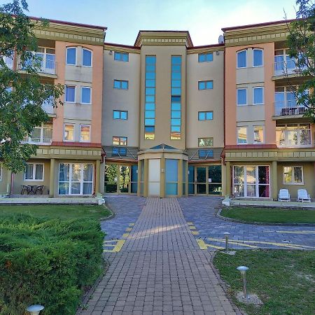 Karos Gold 813 Wellness Apartman ซาลาคาโรส ภายนอก รูปภาพ