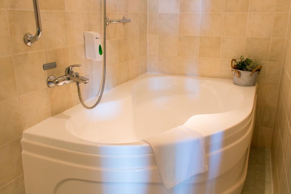 Karos Gold 813 Wellness Apartman ซาลาคาโรส ภายนอก รูปภาพ