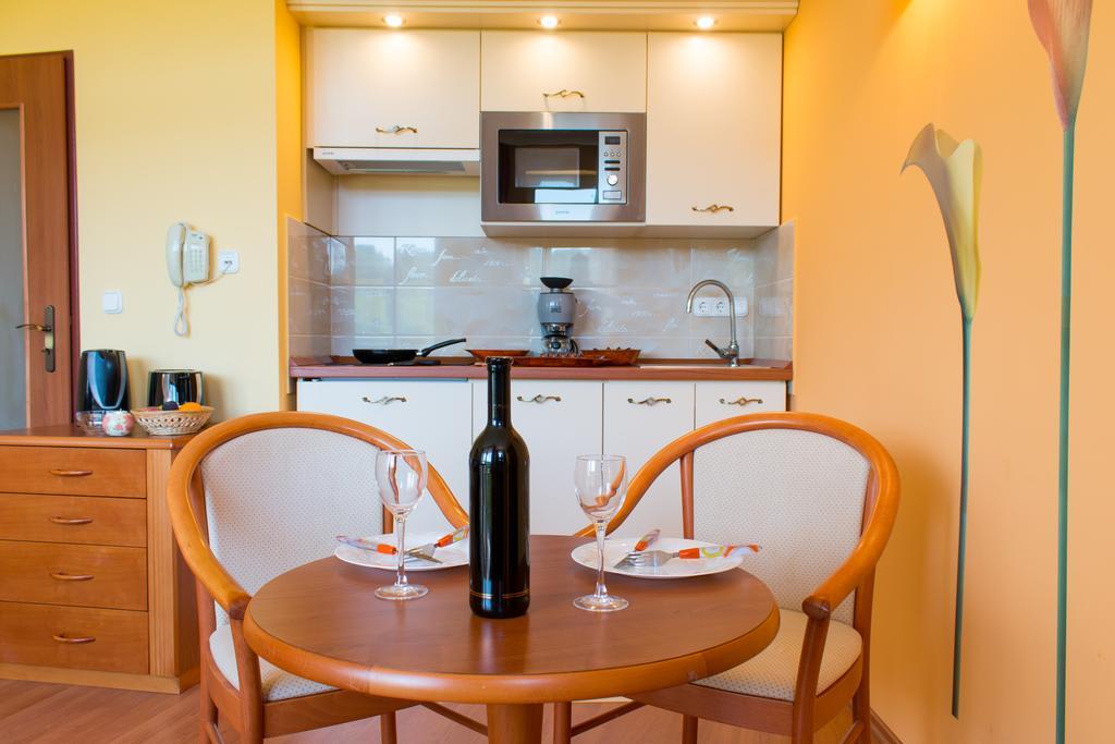 Karos Gold 813 Wellness Apartman ซาลาคาโรส ภายนอก รูปภาพ